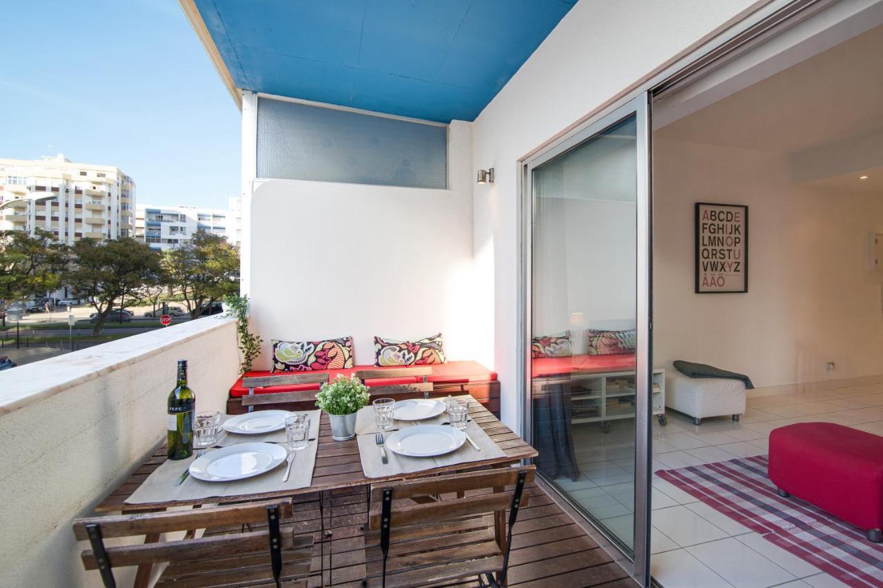Modern Apartment By The Sea Quarteira Exterior foto