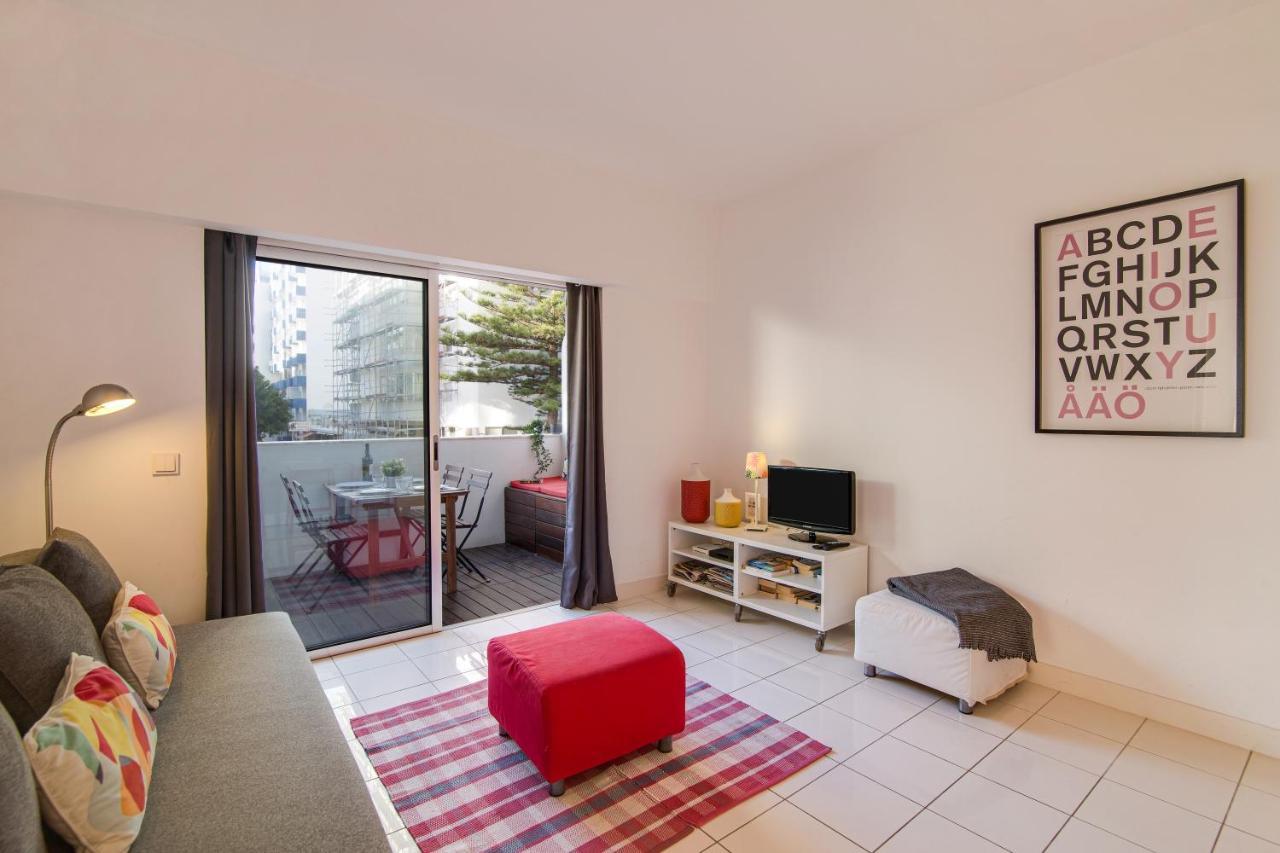 Modern Apartment By The Sea Quarteira Exterior foto
