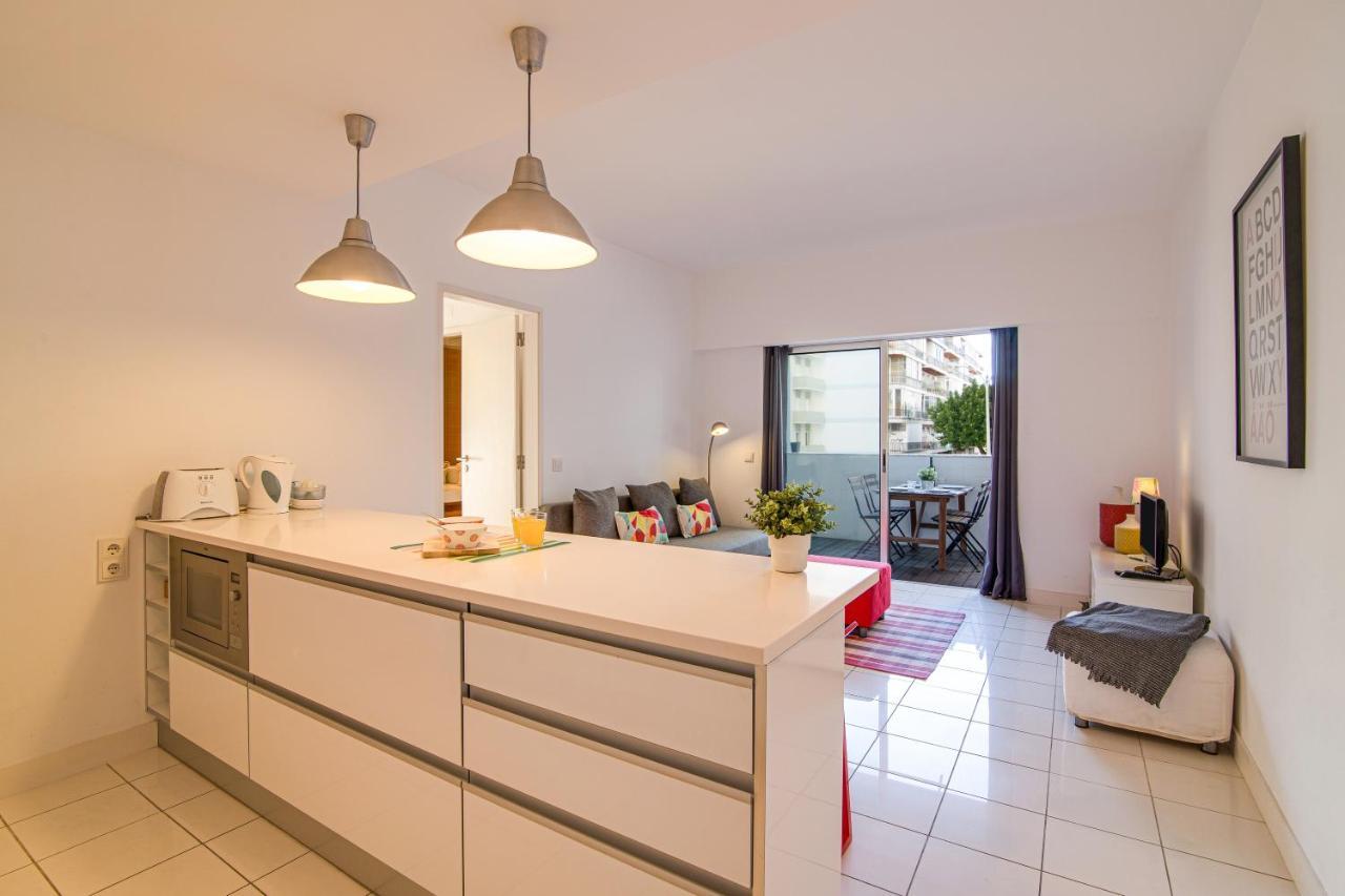 Modern Apartment By The Sea Quarteira Exterior foto